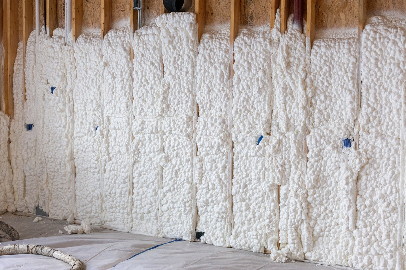 Closed-cell foam insulation